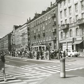 Przystanek tramwajowy na ulicy Karola Świerczewskiego