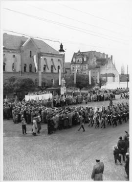 Odsłonięcie pomnika generała K. Świerczewskiego