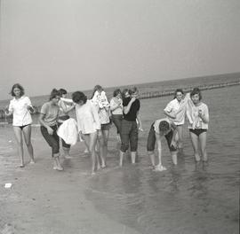 Turyści na plaży