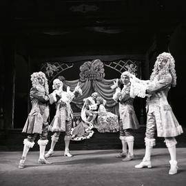 Spektakl pt. "Kram z piosenkami" w Teatrze Polskim - Obraz 2 Skotopaski nadwiślańskie